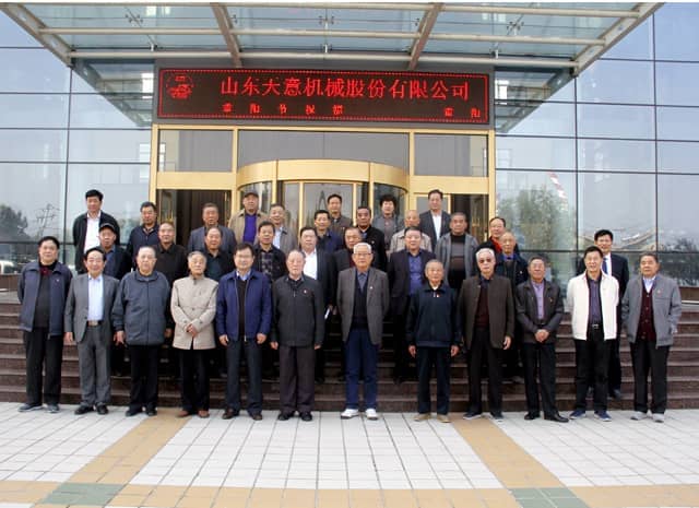 兗州區(qū)人大、政協(xié)領(lǐng)導(dǎo)蒞臨天意機(jī)械參觀考察